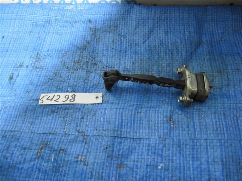 Запчасть ограничитель двери передний правый HONDA ACCORD CU8 / TSX 08-14 72340-SEA-E02 Б/У Ограничитель двери передний правый HONDA ACCORD CU8 / TSX 08-14 72340-SEA-E02 Б/У