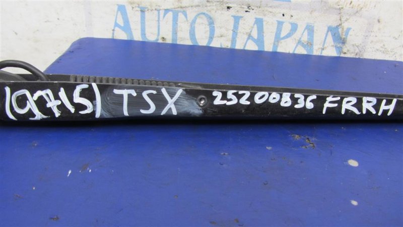 Поводок стеклоочистителя передний TSX 04-08 2004 Седан 2.4