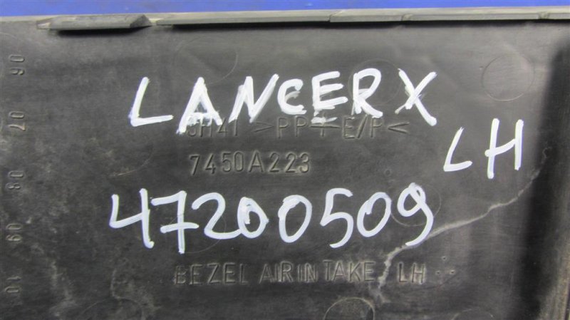 Заглушка ПТФ передняя левая LANCER X 10 07-15