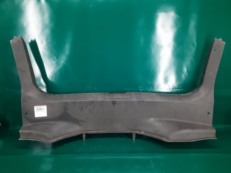 Накладка панели багажника внутренняя MAZDA 3 BK 03-08 2004 Седан 2.3 BN8V-68-89XD Б/У