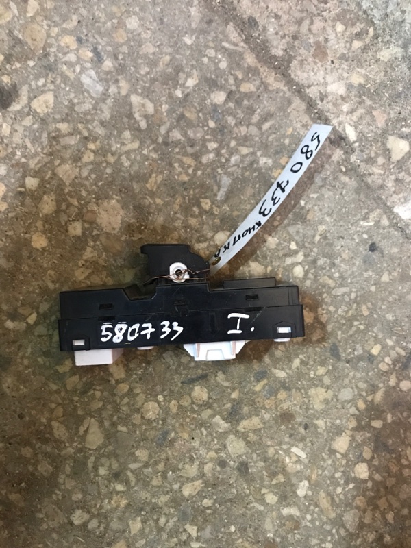 Кнопка стеклоподъемника HYUNDAI SONATA LF 2014- 93580-C1000 Б/У