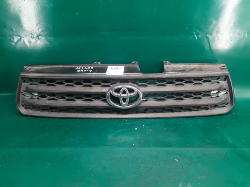 Решетка радиатора TOYOTA RAV4 00-05 2000 Внедорожник 2.0 1AZ 53101-42100 Б/У