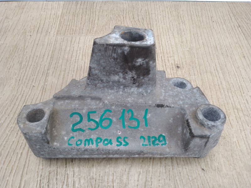 Кронштейн КПП COMPASS 06-15 2014 MK49 2.4 ED3