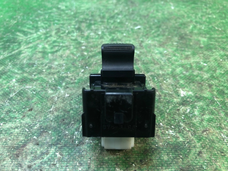 Кнопка стеклоподъемника передняя правая LEXUS LS460 06-12