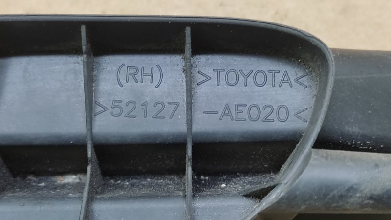 Заглушка ПТФ передняя правая TOYOTA SIENNA 03-10 3.5 2GRFE