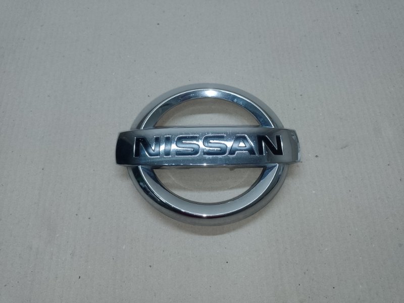 Эмблема передняя NISSAN PATHFINDER R52 12-21 2013 3.5 VQ35DE 62890-3KA0A Б/У
