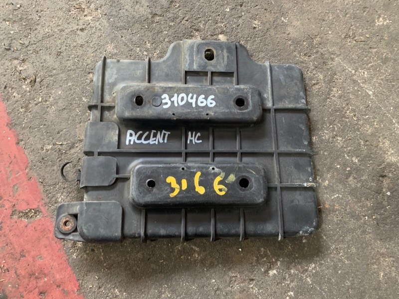 Полка аккумулятора HYUNDAI ACCENT MC 06-10 2009 1.6 G4ED 37150-1G000 Б/У