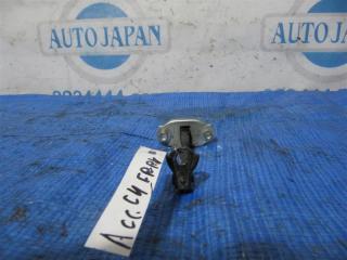 Ограничитель двери передний правый ACCORD CU8 / TSX 08-14