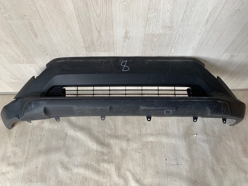 Бампер передний передний TOYOTA 2018-2021 Б/У