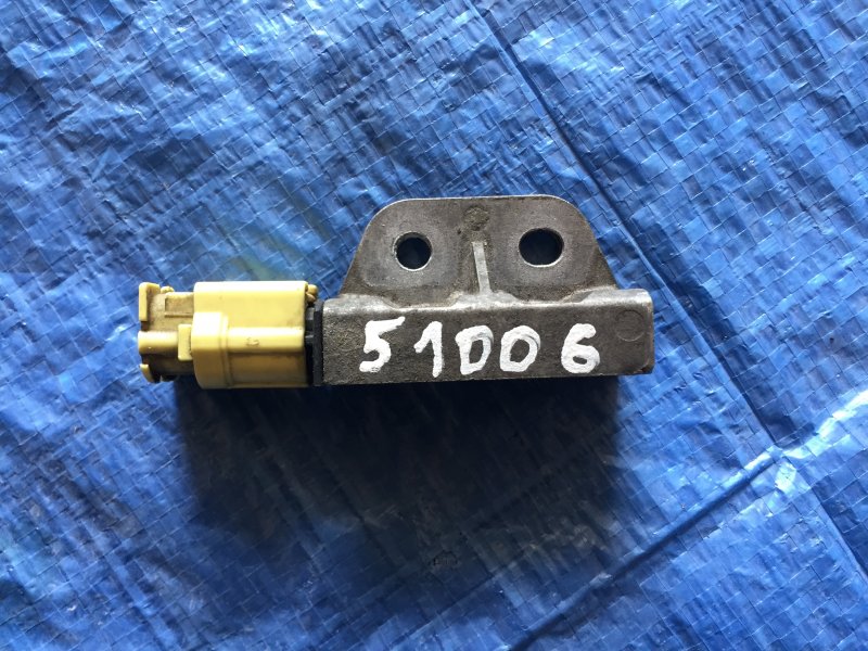 Запчасть датчик удара NISSAN MURANO Z50 02-07 Б/У Датчик удара NISSAN MURANO Z50 02-07 Б/У