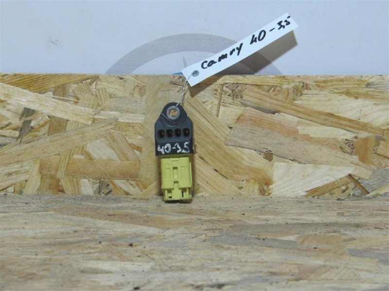 Запчасть датчик удара TOYOTA CAMRY 40 06-11 89831-42010 Б/У Датчик удара TOYOTA CAMRY 40 06-11 89831-42010 Б/У