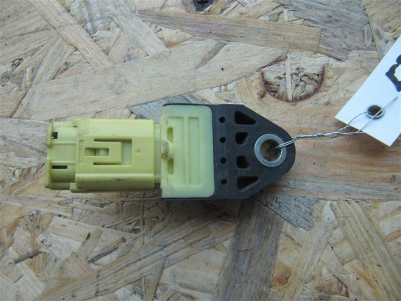 Датчик удара CAMRY 40 06-11 Датчик удара CAMRY 40 06-11