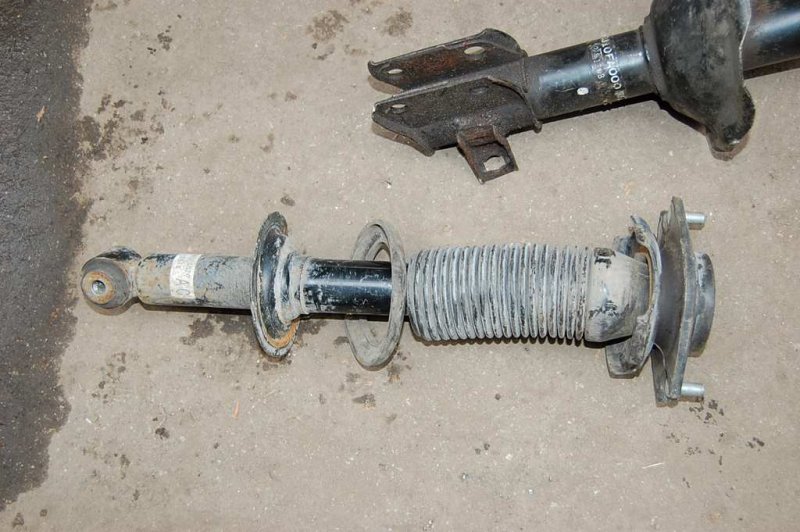 Амортизатор задний правый SUBARU IMPREZA 07-11 GE/GH 20365FG0109L Б/У