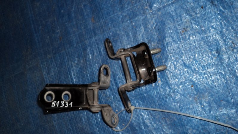 Запчасть петля двери задняя левая LEXUS LX470 98-07 Б/У Петля двери задняя левая LEXUS LX470 98-07 Б/У