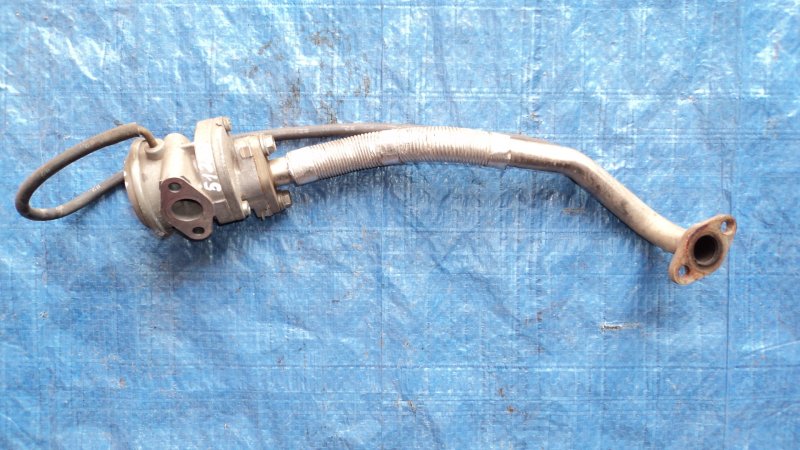 Клапан воздушный левый LEXUS GX470 02-09 25720-50020 Б/У