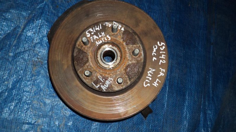 Ступица передняя левая AURIS 06-12