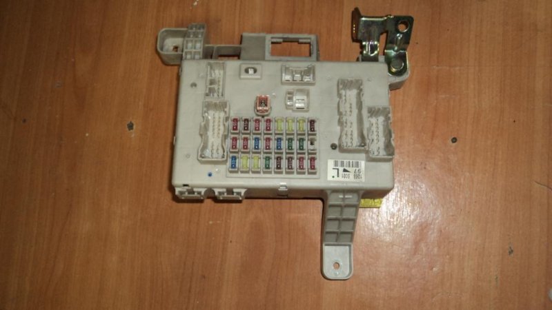 Блок предохранителей салон TOYOTA LAND CRUISER PRADO 120 02-09 82730-60130 Б/У