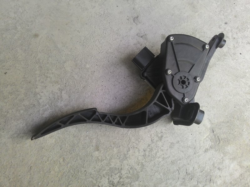 Педаль газа CX-9 06-16