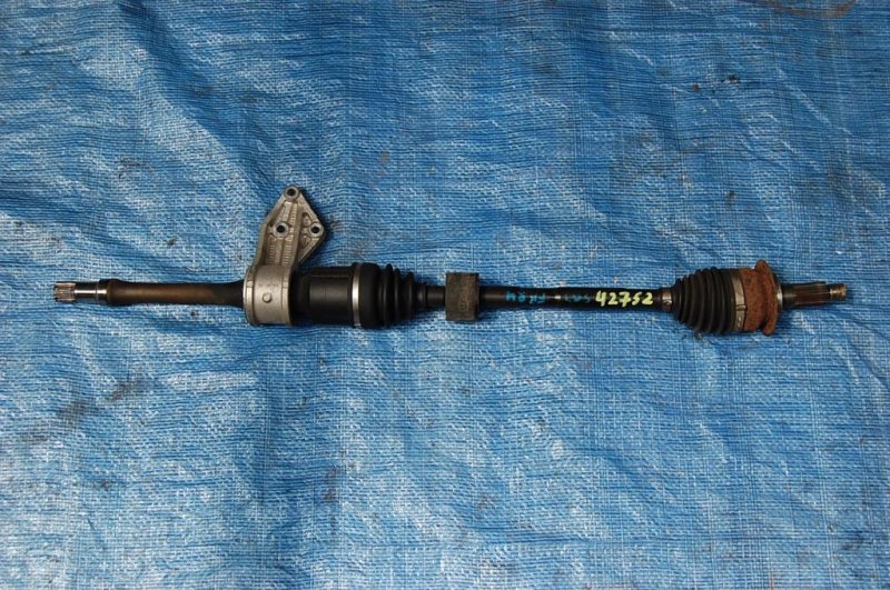 Запчасть привод передний правый SUZUKI SX4 06-13 44101-80J51 Б/У Привод передний правый SUZUKI SX4 06-13 44101-80J51 Б/У
