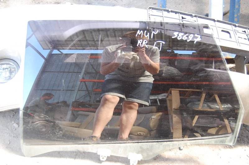 Запчасть стекло двери заднее левое NISSAN MURANO Z50 02-07 82301-CB800 Б/У Стекло двери заднее левое NISSAN MURANO Z50 02-07 82301-CB800 Б/У