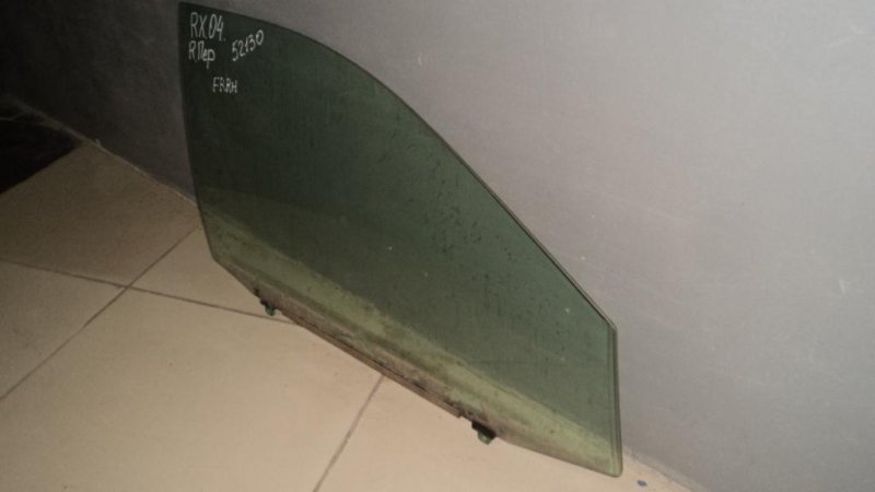 Стекло двери переднее правое RX300/330/350/400 03-09