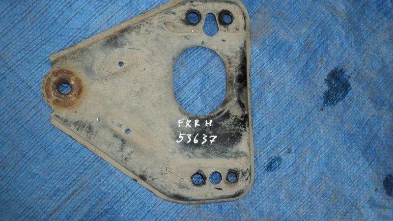 Крепление балки подвески переднее правое NISSAN TEANA J32 08-14 54340-JN00A Б/У