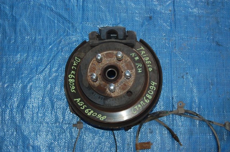 Цапфа задняя правая SUBARU TRIBECA B9 05-07 28411XA00A Б/У