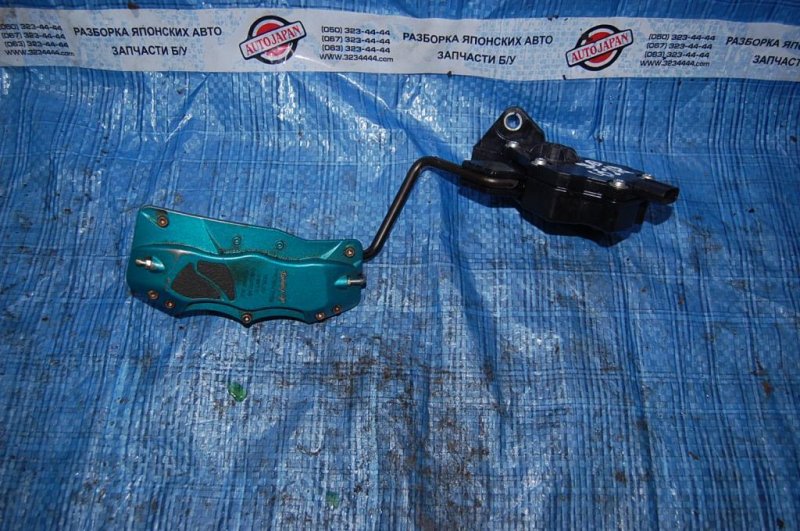 Запчасть педаль газа SUBARU IMPREZA 00-07 GD/GG Б/У Педаль газа SUBARU IMPREZA 00-07 GD/GG Б/У
