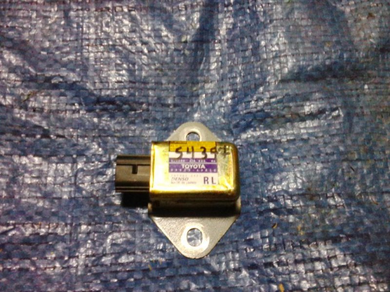 Запчасть датчик удара задний левый TOYOTA LAND CRUISER PRADO 120 02-09 89833-60010 Б/У Датчик удара задний левый TOYOTA LAND CRUISER PRADO 120 02-09 89833-60010 Б/У