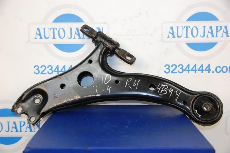Рычаг передней подвески нижний передний правый TOYOTA CAMRY 40 06-11 48068-33060 Б/У