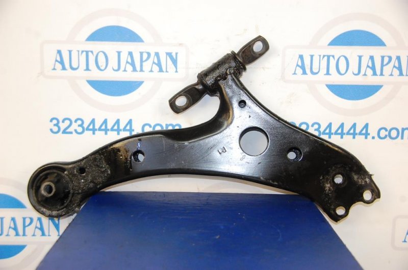 Рычаг передней подвески нижний передний правый CAMRY 40 06-11