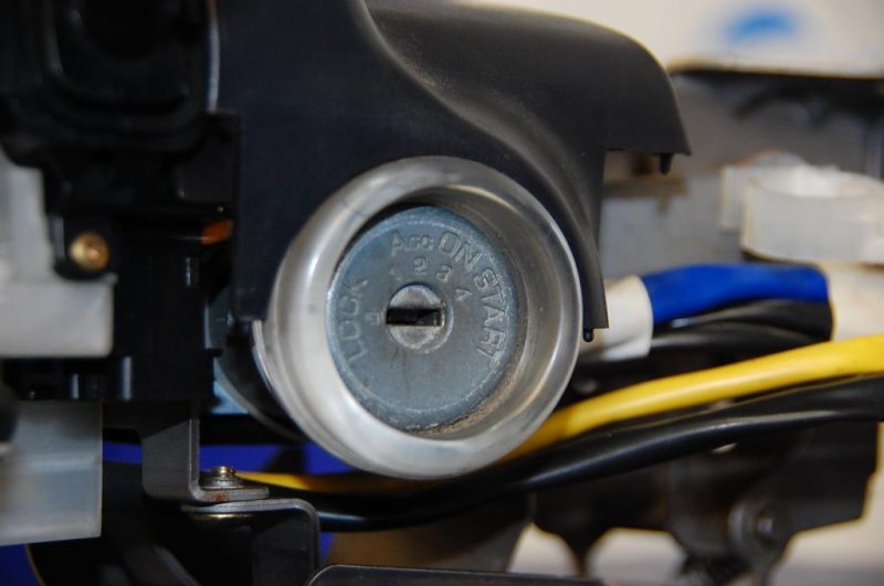 Замок зажигания SUBARU FORESTER SG 02-07 Б/У