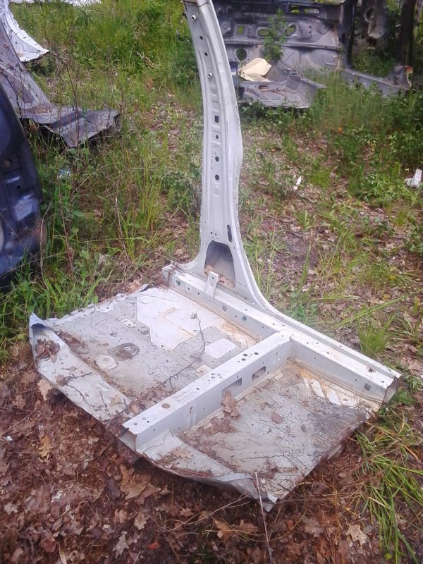 Стойка кузова средняя левая RX350/450 09-15