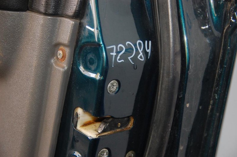 Замок двери передний правый MITSUBISHI PAJERO 99-06 MR512236 Б/У