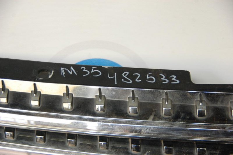 Решетка радиатора M35/M45 04-10