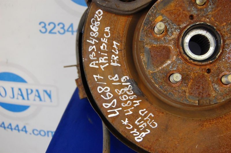 Кулак поворотный передний левый TRIBECA B9 05-07