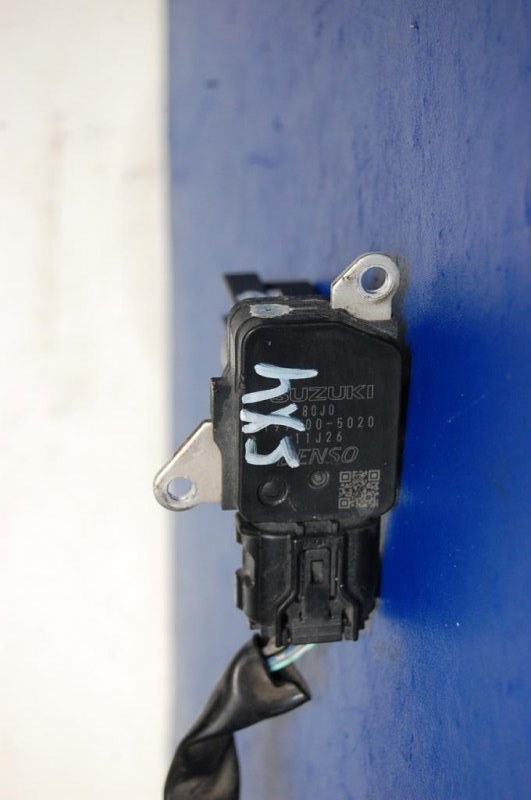 Запчасть расходомер воздуха SUZUKI SX4 06-13 13800-80J00 Б/У Расходомер воздуха SUZUKI SX4 06-13 13800-80J00 Б/У