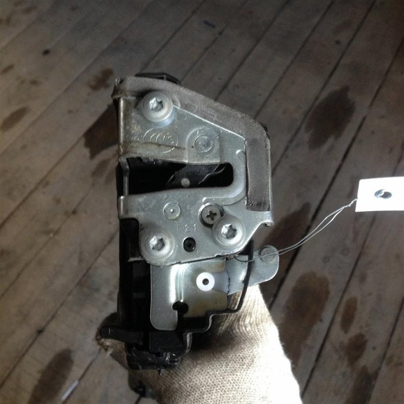 Замок двери задний правый RAV4 05-12 Замок двери задний правый RAV4 05-12