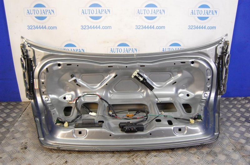Крышка багажника INFINITI M35/M45 04-10