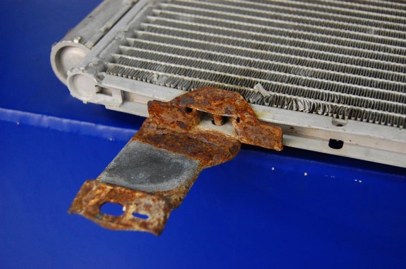 Радиатор кондиционера INFINITI M35/M45 04-10 Радиатор кондиционера INFINITI M35/M45 04-10