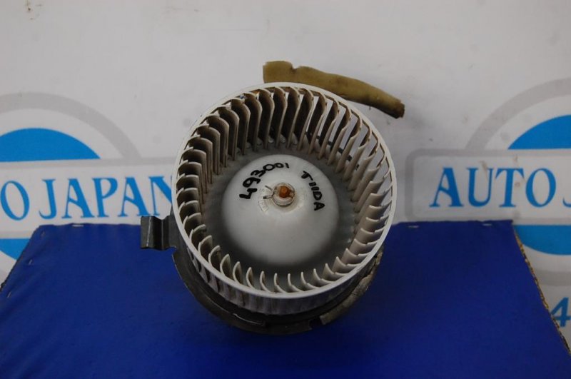 Моторчик печки NISSAN TIIDA/VERSA C11 04-11 27226-EE91B Б/У