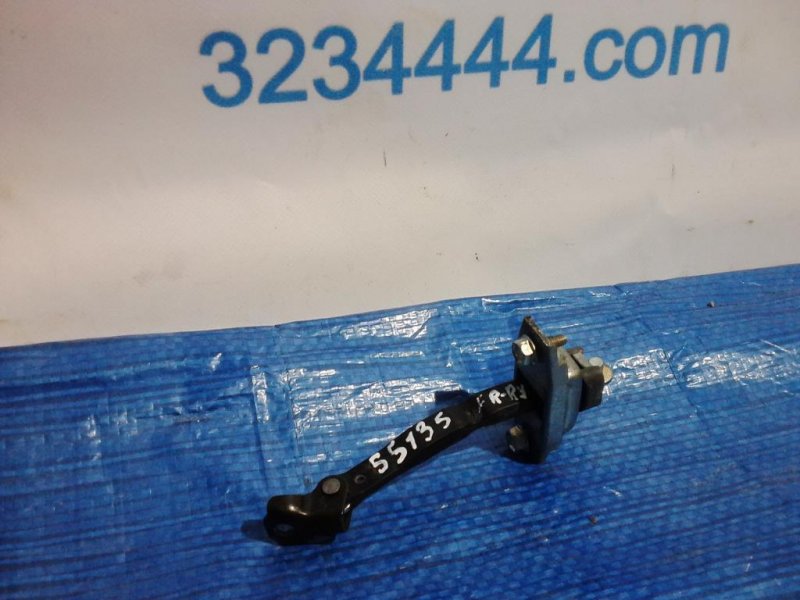 Ограничитель двери передний правый TOYOTA CAMRY 40 06-11 Б/У