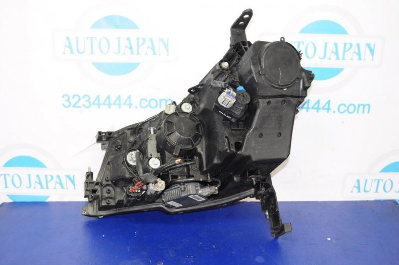 Фара передняя правая INFINITI M35/M45 04-10