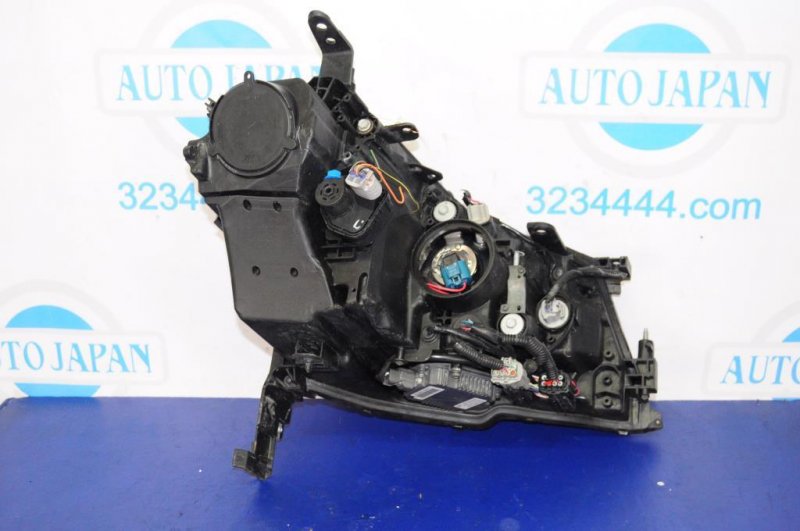 Фара передняя левая INFINITI M35/M45 04-10