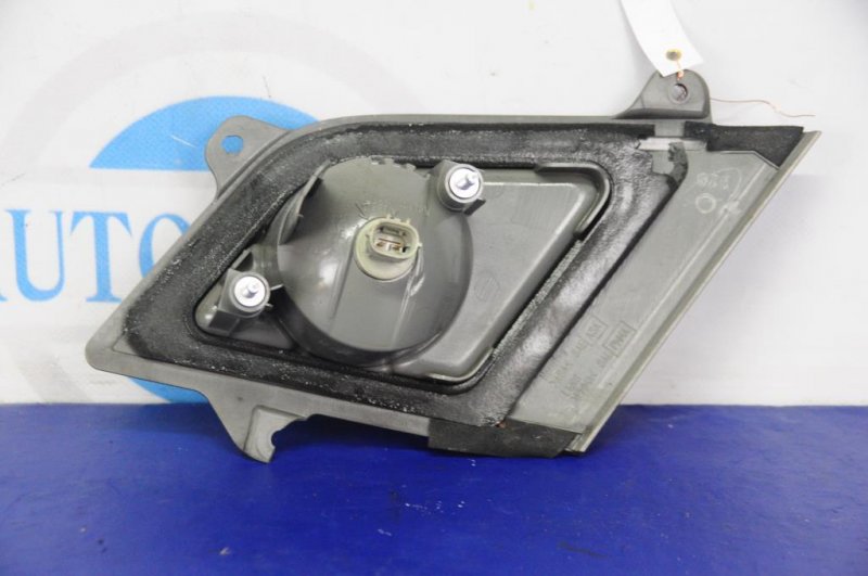 Фонарь внутренний задний левый M35/M45 04-10