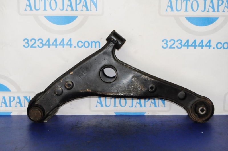 Рычаг передней подвески нижний передний правый MITSUBISHI GALANT 03-12