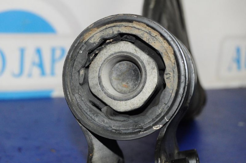 Рычаг передней подвески нижний передний левый 3 BK 03-08