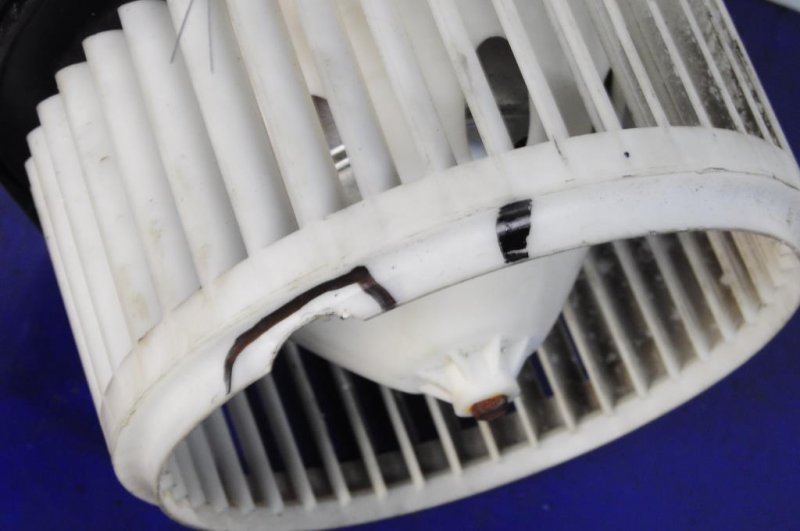 Моторчик печки M35/M45 04-10 Моторчик печки M35/M45 04-10