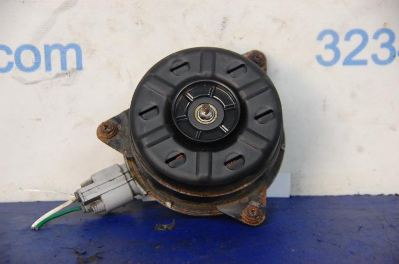 Мотор вентилятора охлаждения TOYOTA PRIUS - 20 03-11 Б/У