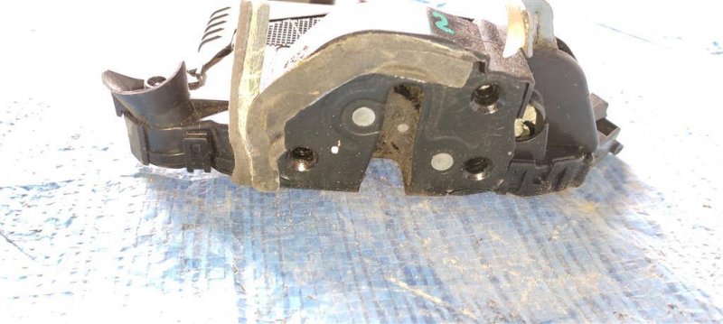 Замок двери передний правый GS350 GS300 05-11